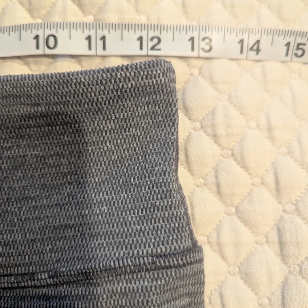 LULULEMON Wunder Under Cropped Low Rise Yoga Training Leggings Size 6 Gray